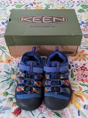 KEEN Childrens' Newport H2SHO Sandals‎ Youth sz 4